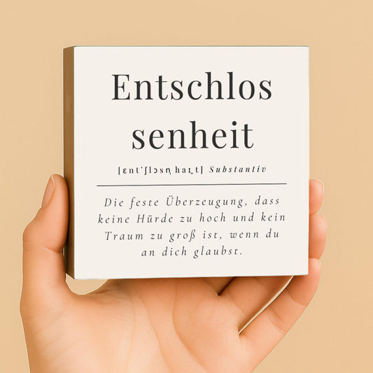 Entschlossenheit Holzbild – Motivation Geschenk – Mini Art Print 10x10 cm – Schreibtisch Deko Büro – Inspirierendes Zitat