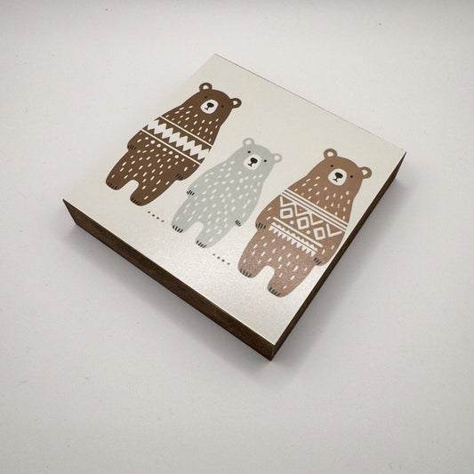Bärenfamilie-Bild fürs Kinderzimmer aus Holz | Süße Babyzimmer-Deko | Geschenk zur Geburt | Mini Art Print 10 × 10 cm