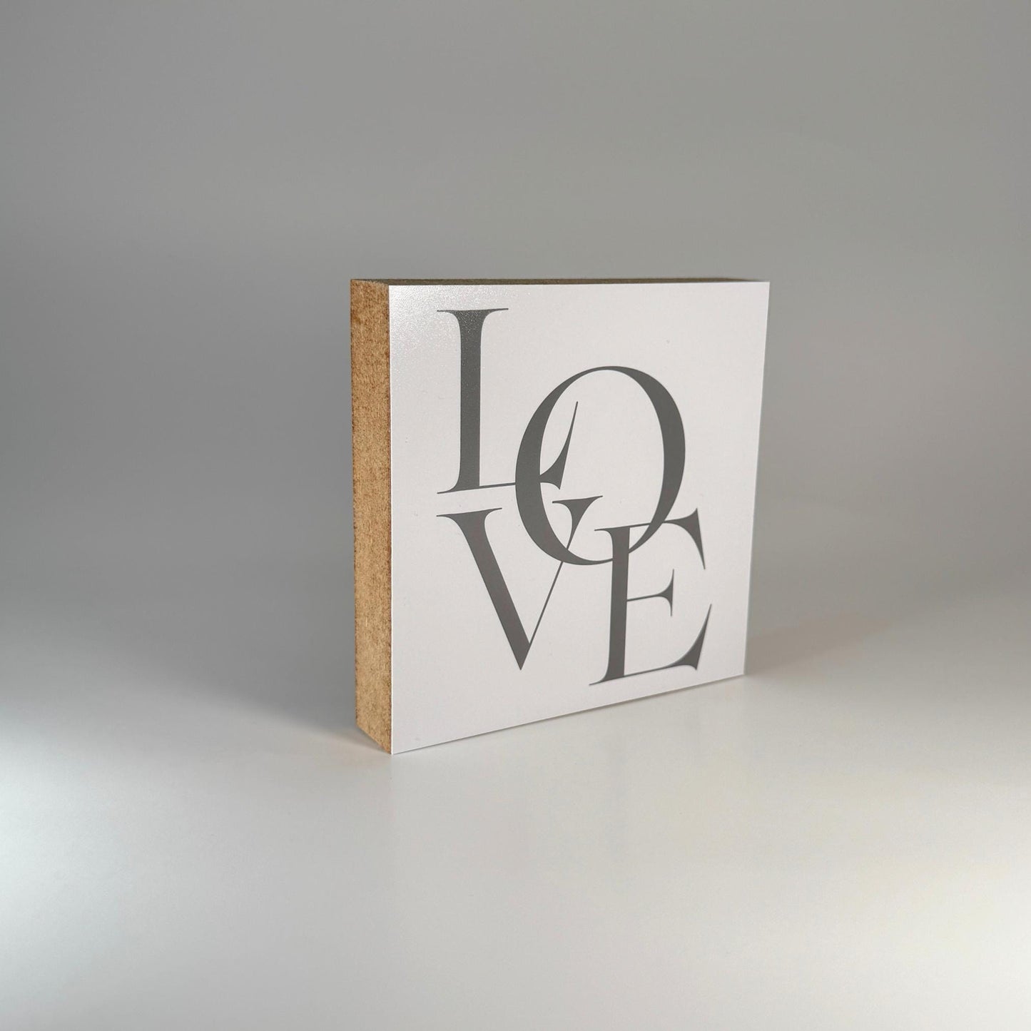 LOVE – 10x10 cm Mini Art Print – Typografie Kunst Wanddeko zum Hinstellen & Aufhängen