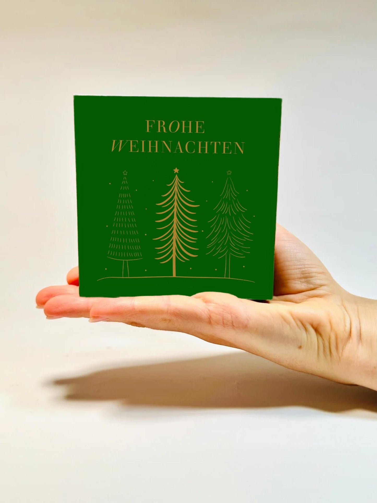 Frohe Weihnachten Holzbild  – 10x10 cm Mini Art Print – Moderne Weihnachtsbaum Illustration – Weihnachtsdeko zum Hinstellen & Aufhängen