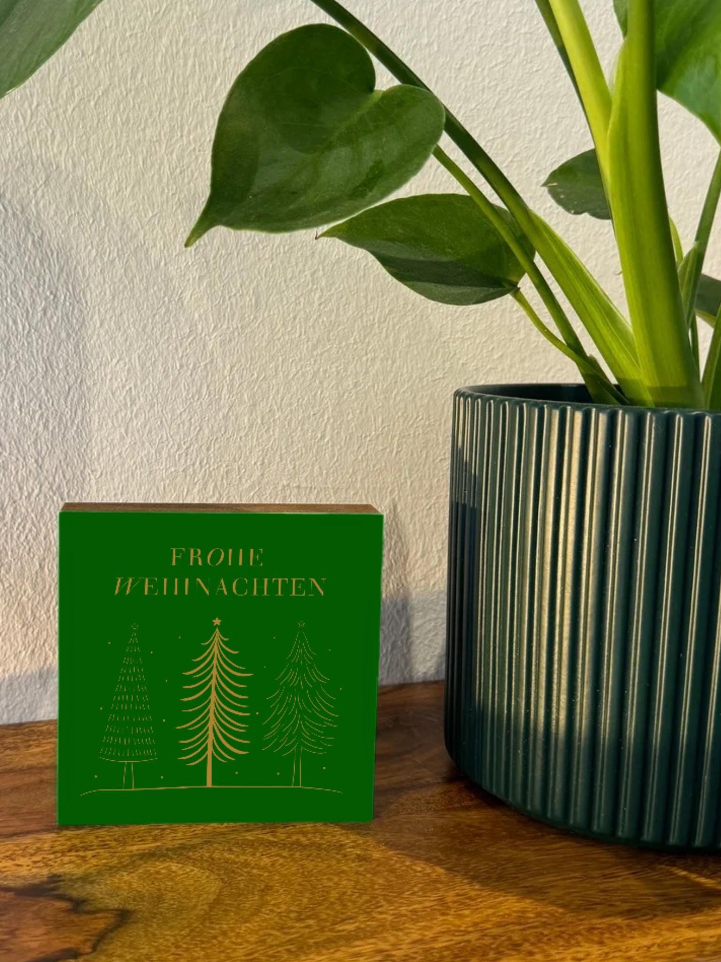 Frohe Weihnachten Holzbild  – 10x10 cm Mini Art Print – Moderne Weihnachtsbaum Illustration – Weihnachtsdeko zum Hinstellen & Aufhängen