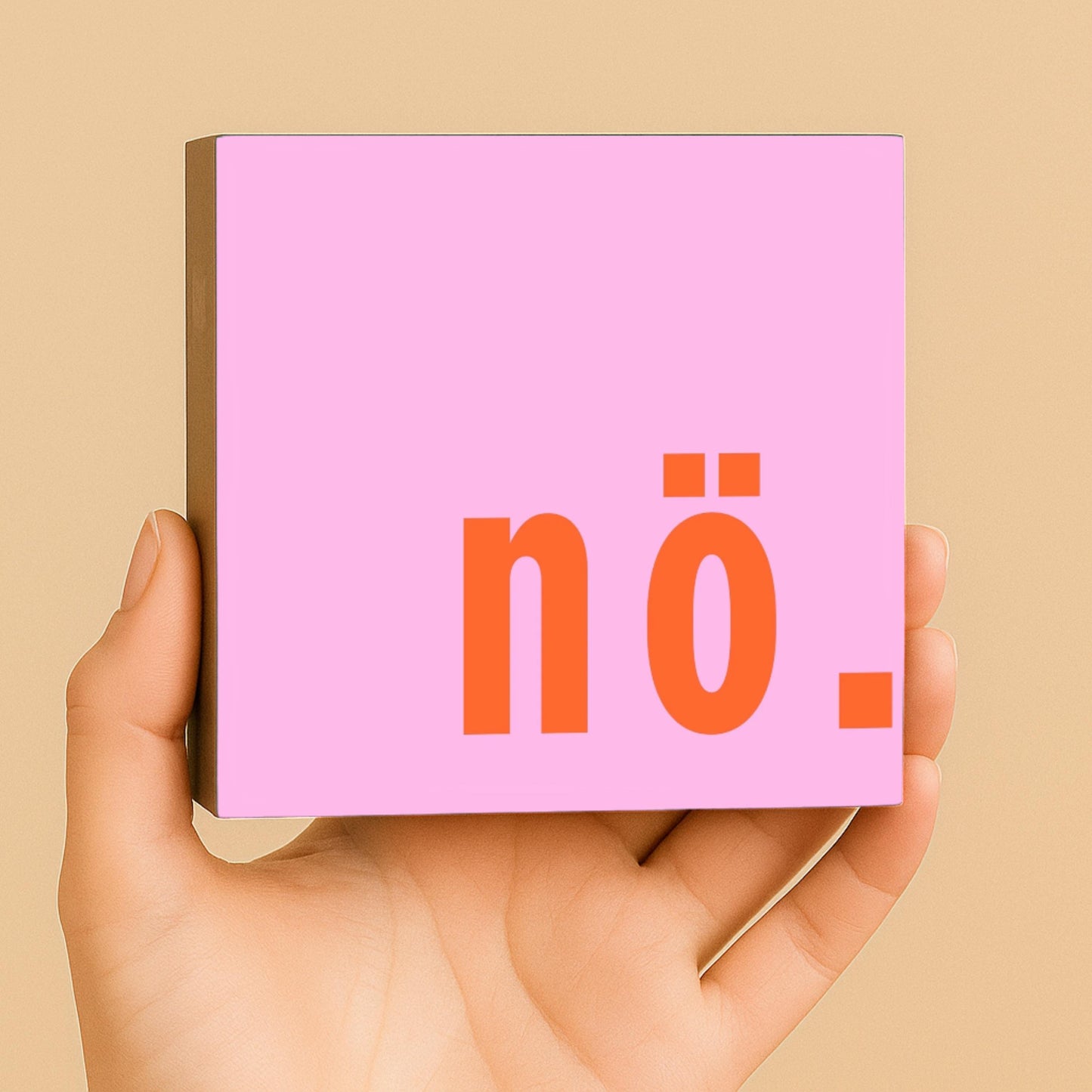 nö. Holzbild – 10x10 cm Mini Art Print – Typografie Wanddeko zum Hinstellen & Aufhängen