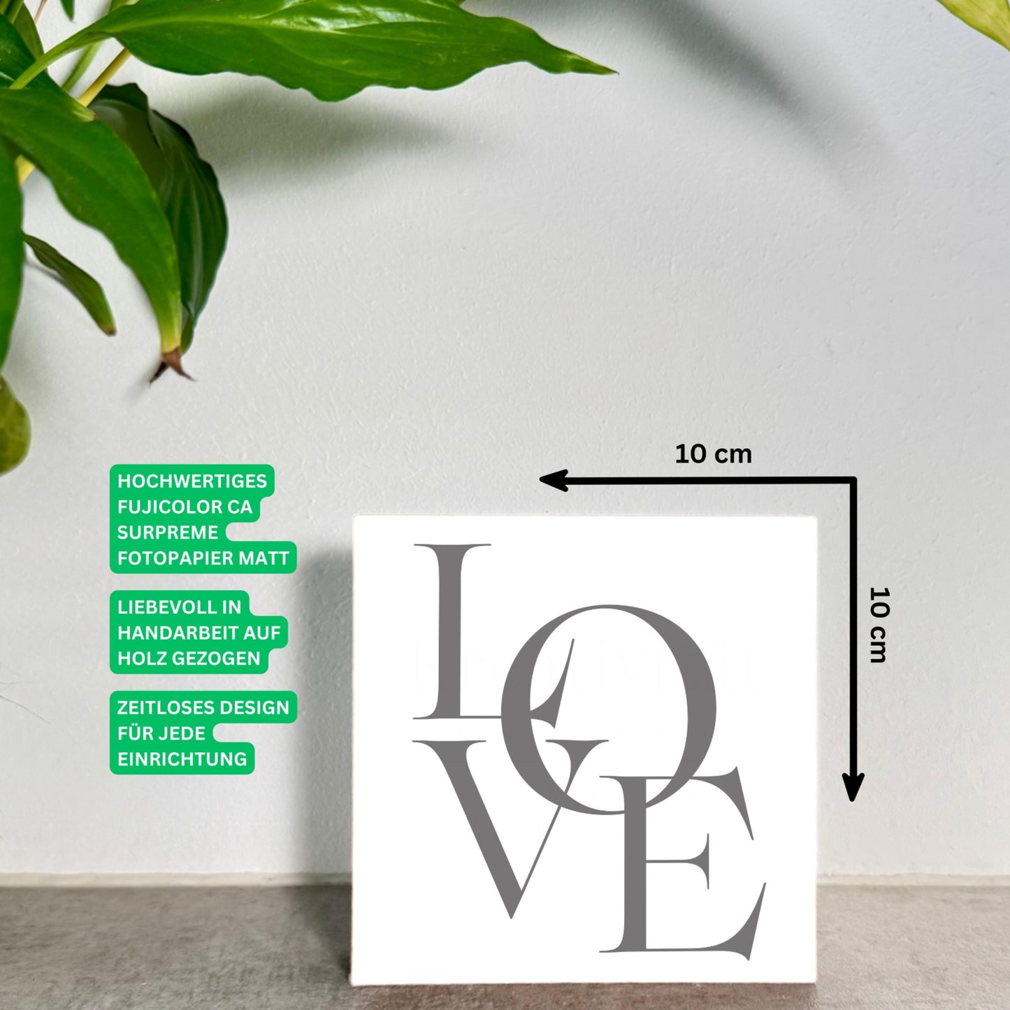 LOVE – 10x10 cm Mini Art Print – Typografie Kunst Wanddeko zum Hinstellen & Aufhängen