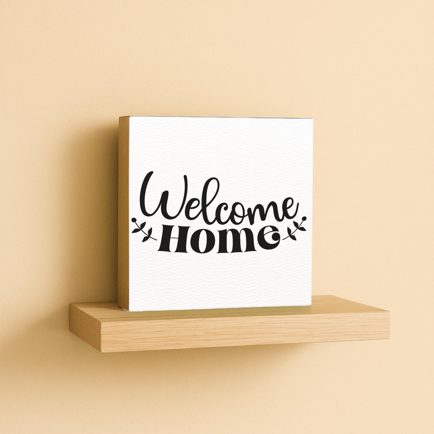 Welcome Home Holzbild – 10x10 cm Mini Art Print – Typografie Wanddeko zum Hinstellen & Aufhängen