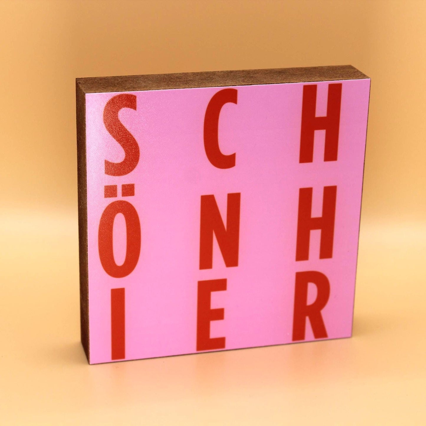 Mini Art Print „schön hier“ – Holzschild 10x10 cm | Moderne Typografie Wanddeko - Geschenkidee - zum Aufhängen oder Hinstellen